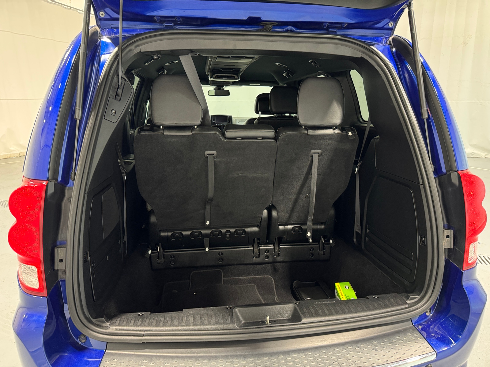 Thumbnail: 2019 Dodge Grand Caravan - 6