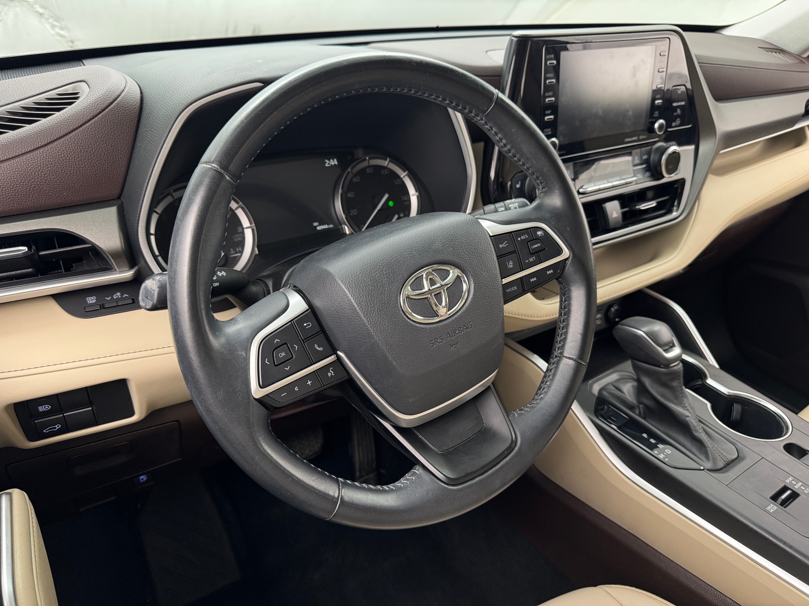 Thumbnail: 2022 Toyota Highlander - 4