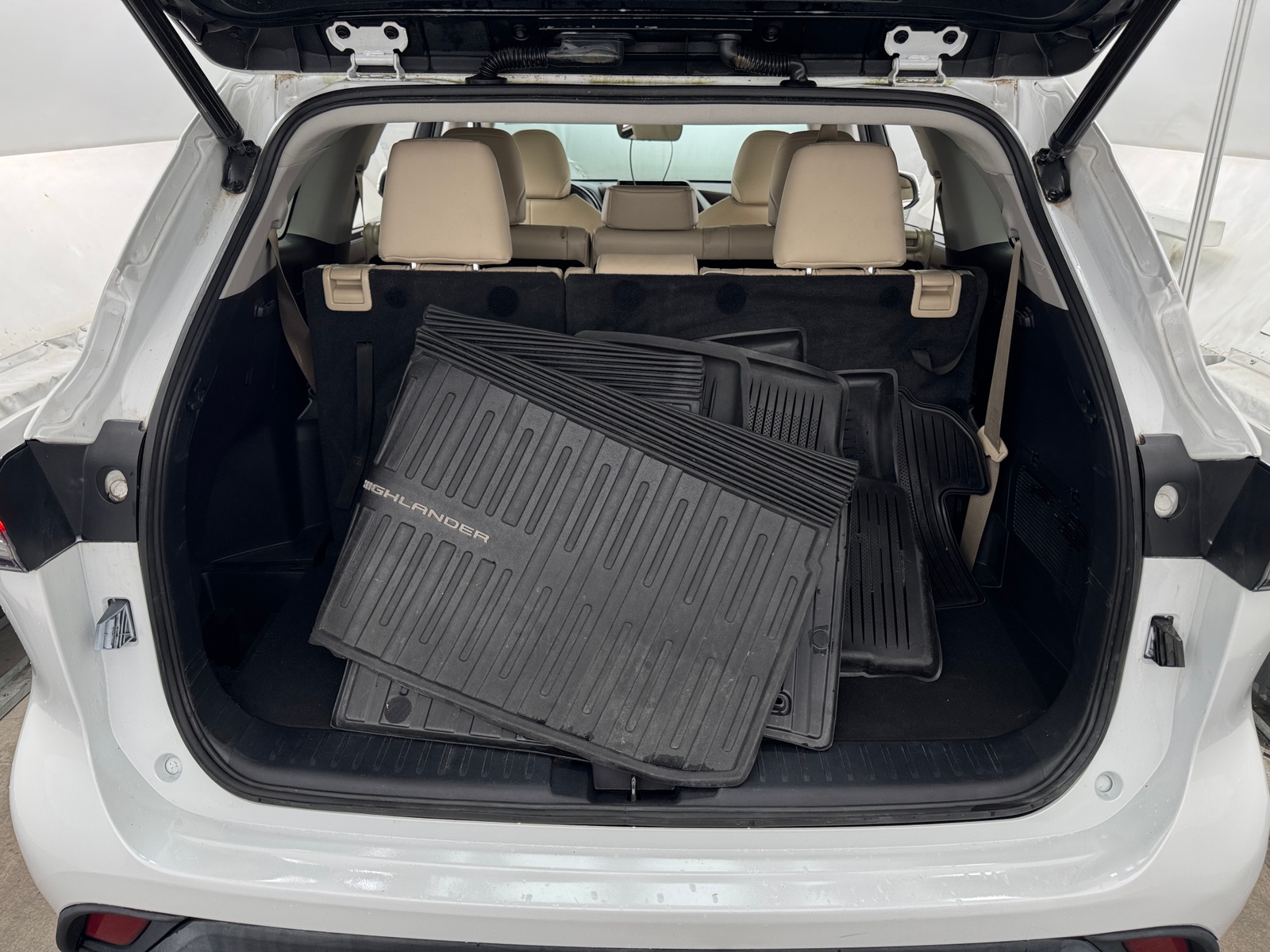 Thumbnail: 2022 Toyota Highlander - 6