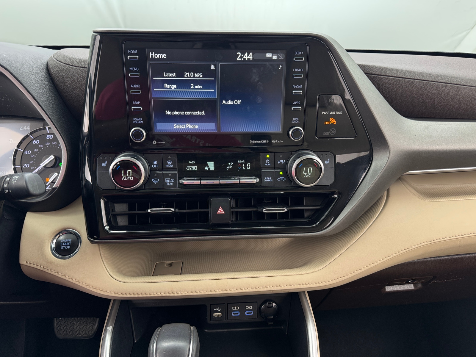 Thumbnail: 2022 Toyota Highlander - 3