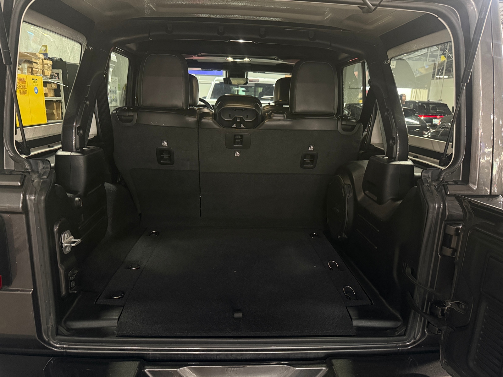 Thumbnail: 2021 Jeep Wrangler - 6