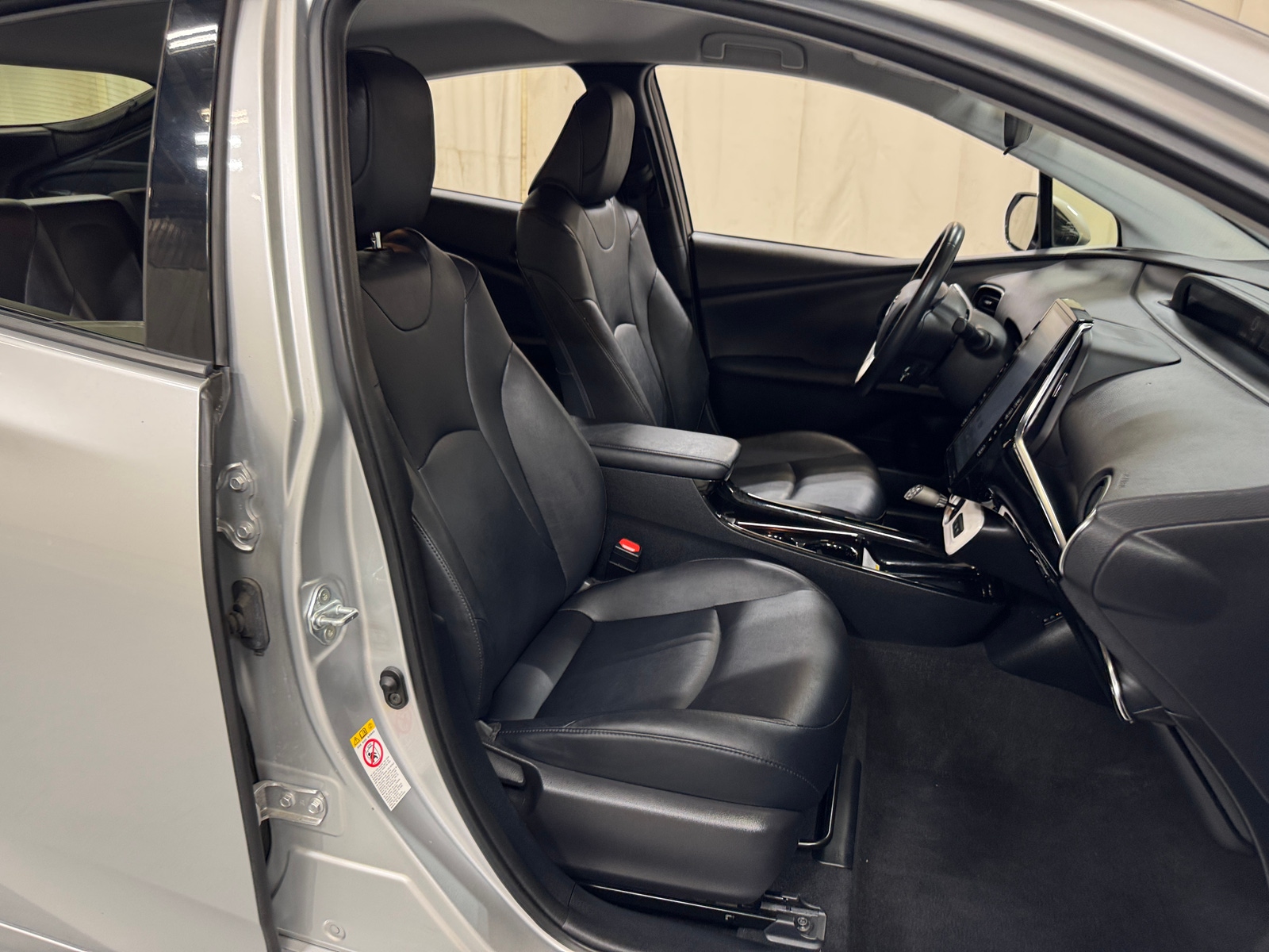 Thumbnail: 2017 Toyota Prius Prime - 2