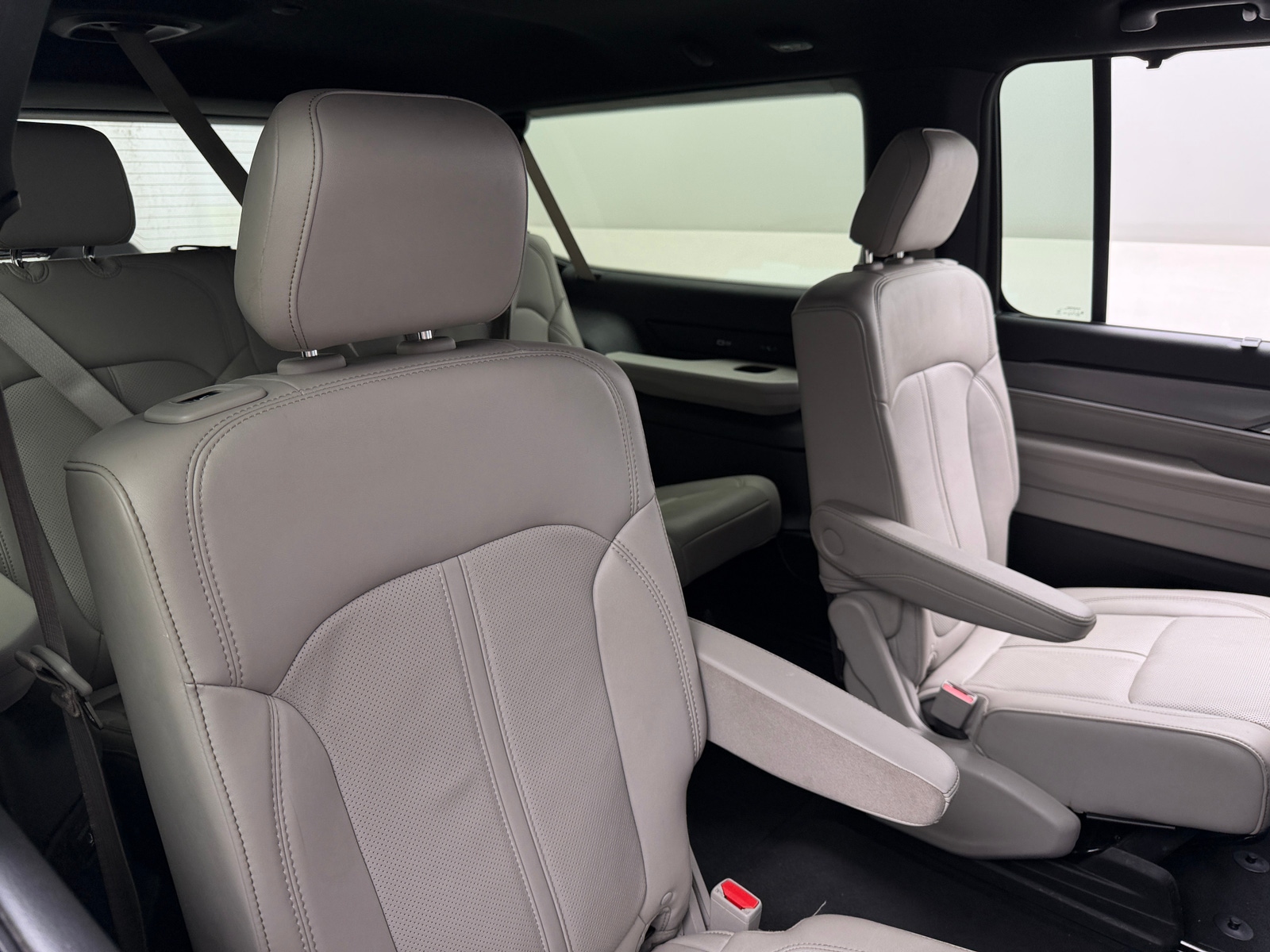 Thumbnail: 2025 Jeep Wagoneer - 5