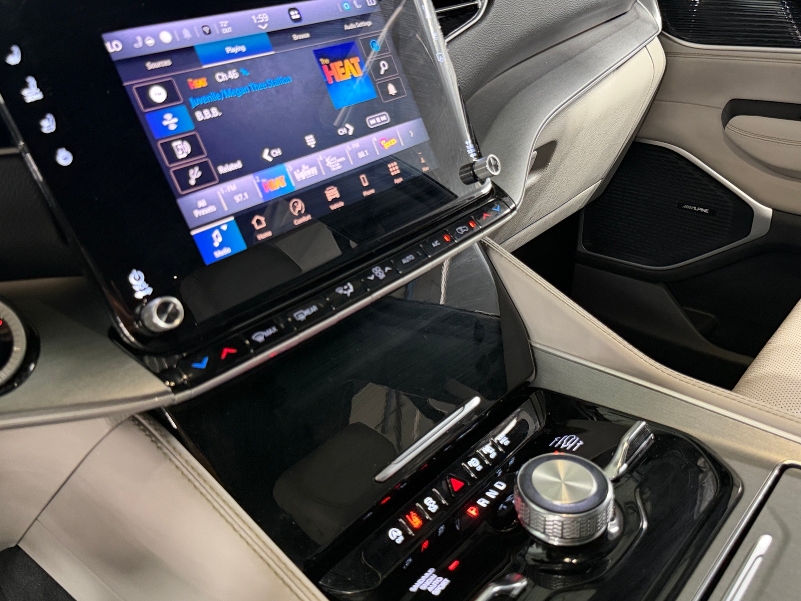 Thumbnail: 2025 Jeep Wagoneer - 3