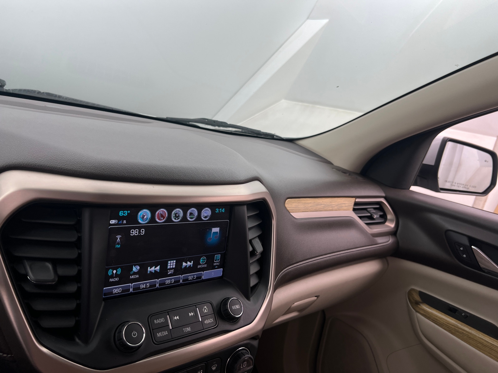 Thumbnail: 2017 GMC Acadia - 3