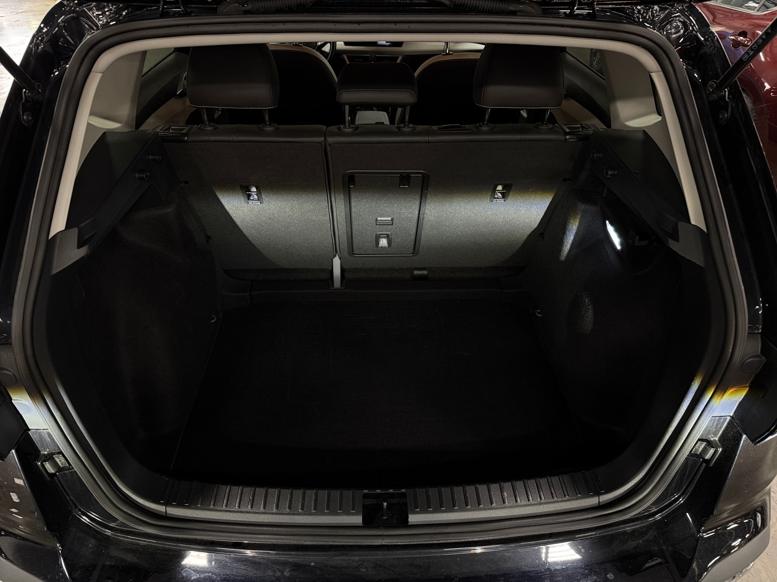 Thumbnail: 2025 Volkswagen Taos - 7