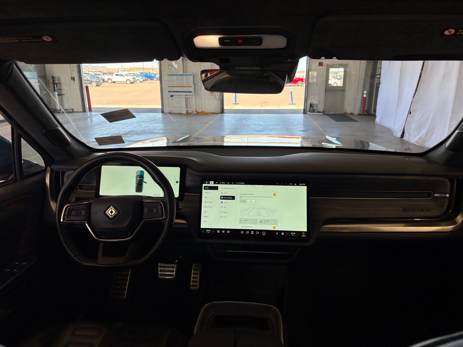 Thumbnail: 2022 Rivian R1T - 2