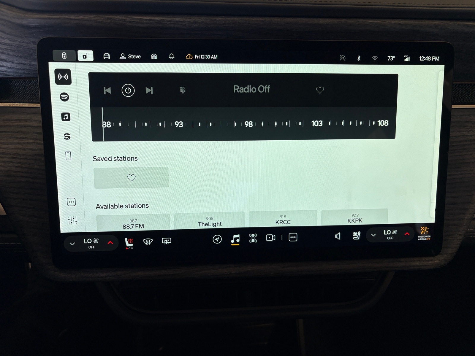 Thumbnail: 2022 Rivian R1T - 3