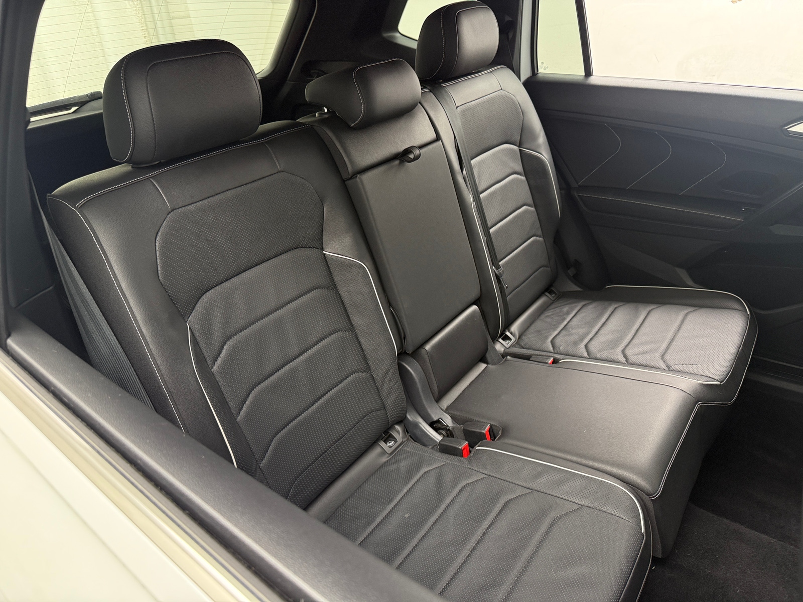 Thumbnail: 2023 Volkswagen Tiguan - 5