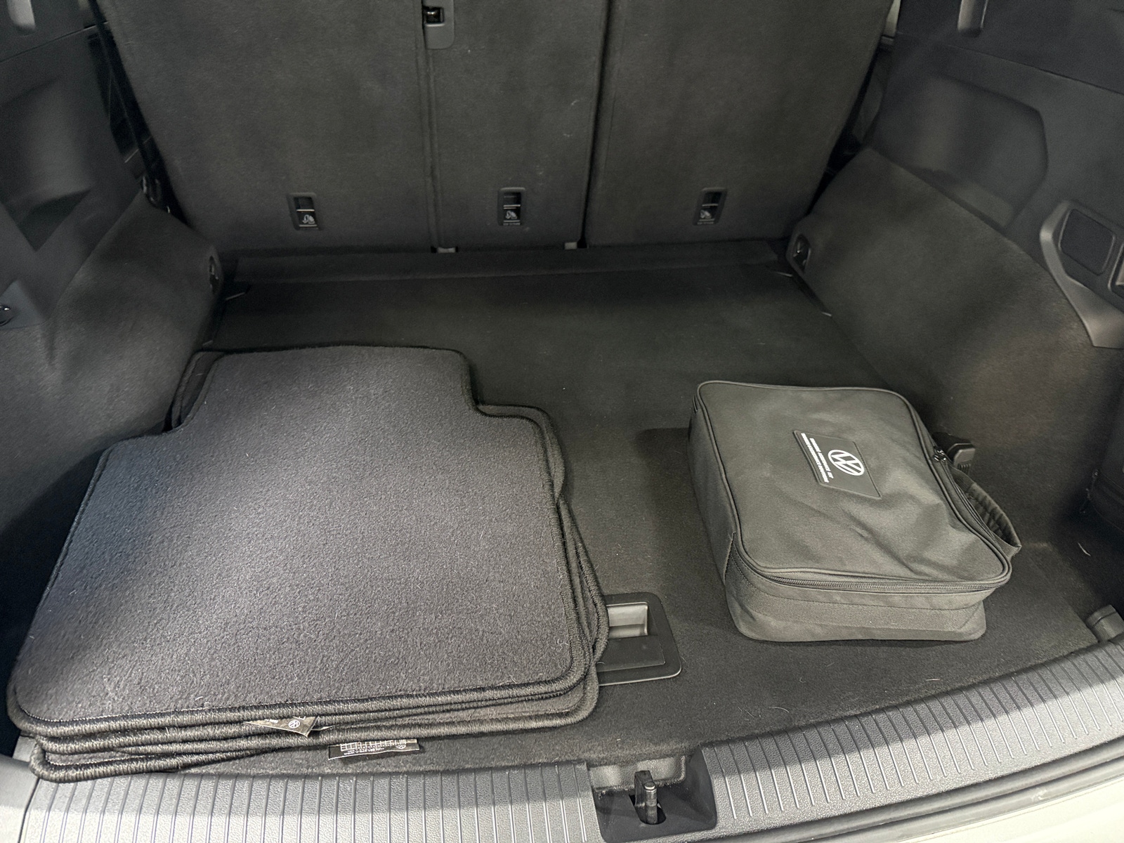 Thumbnail: 2023 Volkswagen Tiguan - 6