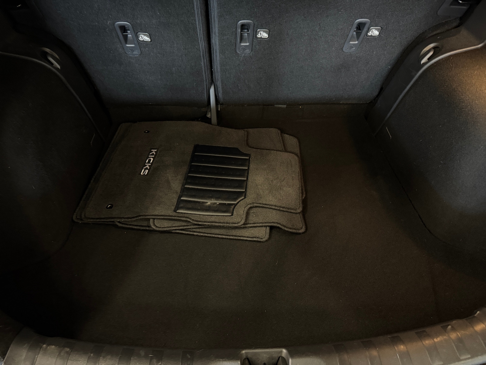 Thumbnail: 2023 Nissan Kicks - 7