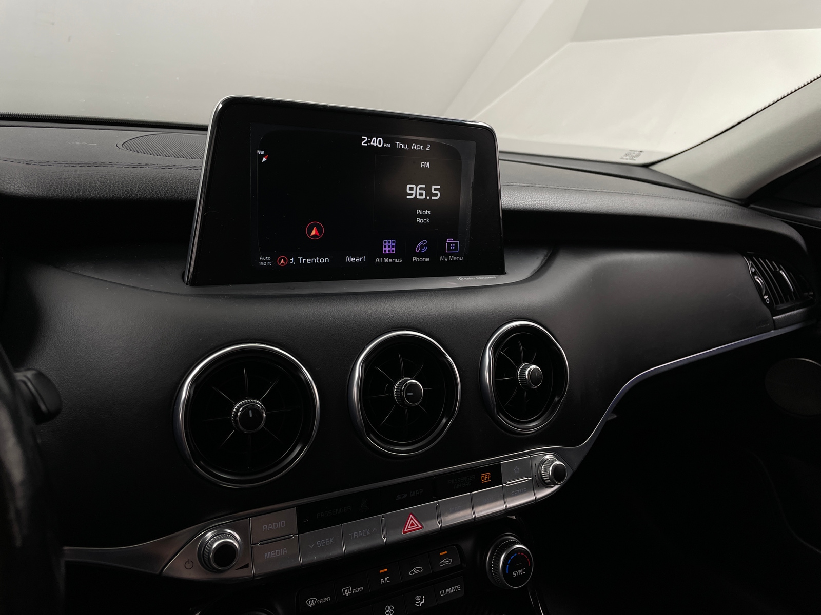 Thumbnail: 2018 Kia Stinger - 3