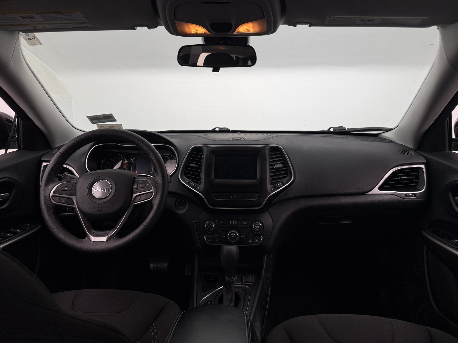 Thumbnail: 2019 Jeep Cherokee - 3