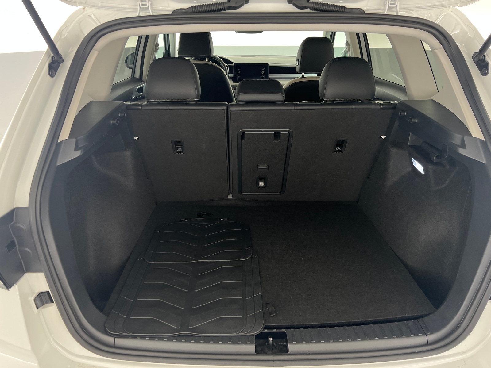 Thumbnail: 2025 Volkswagen Taos - 7