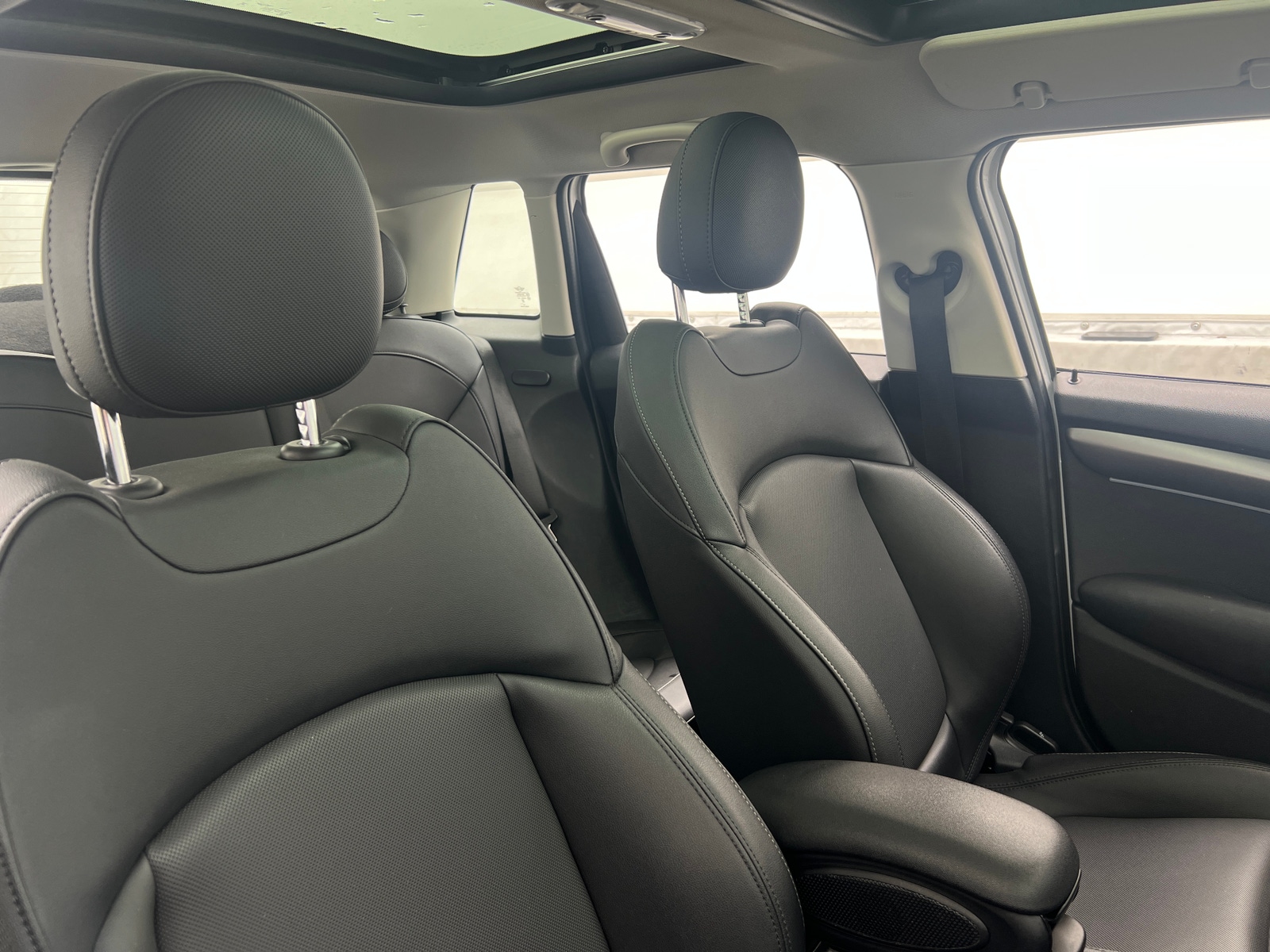 Thumbnail: 2024 MINI Cooper Hardtop - 2