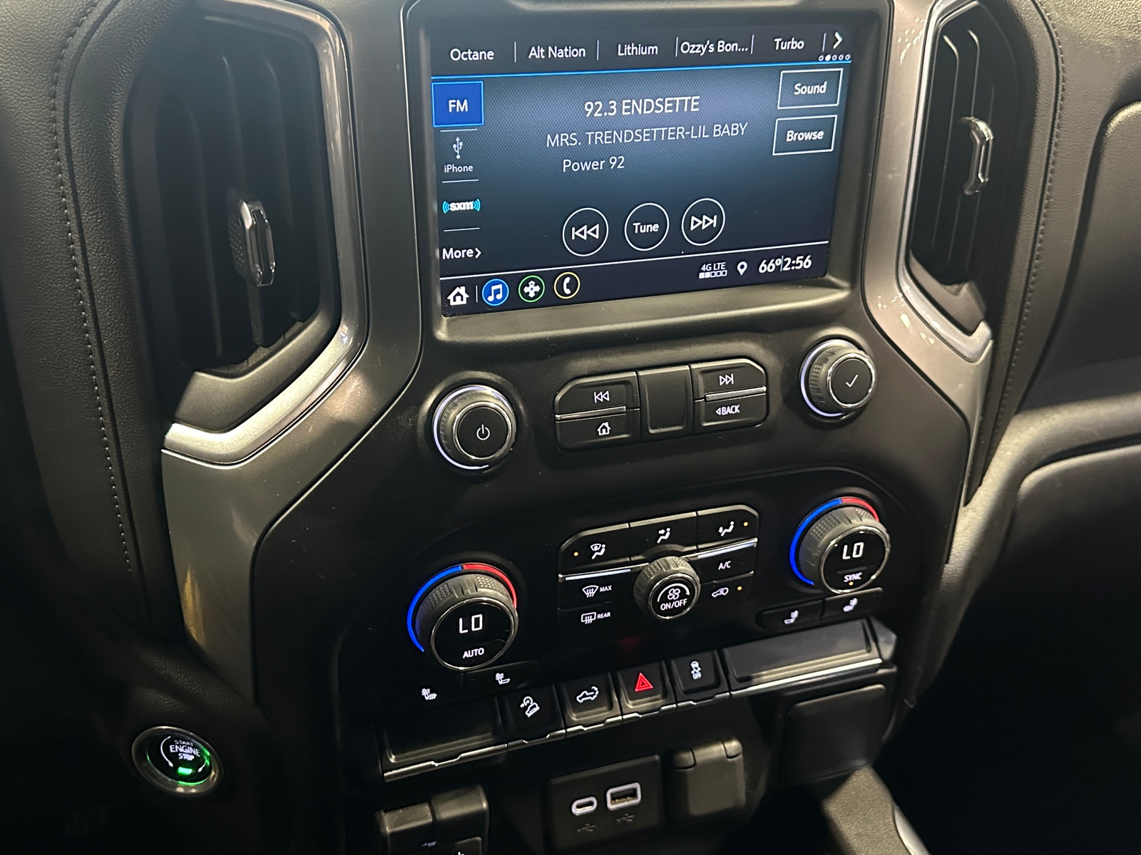 Thumbnail: 2022 Chevrolet Silverado 2500 - 4