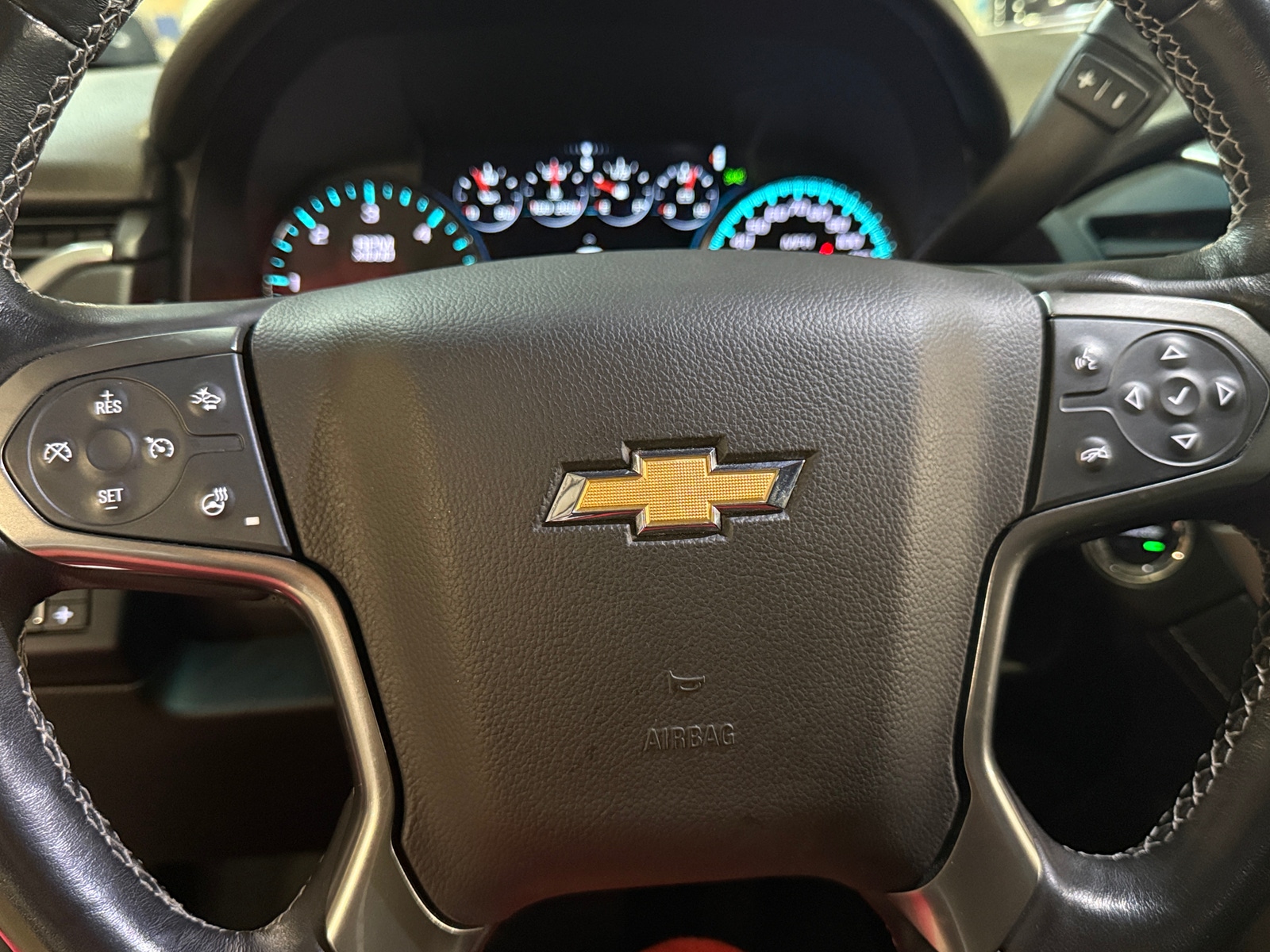 Thumbnail: 2019 Chevrolet Suburban - 4