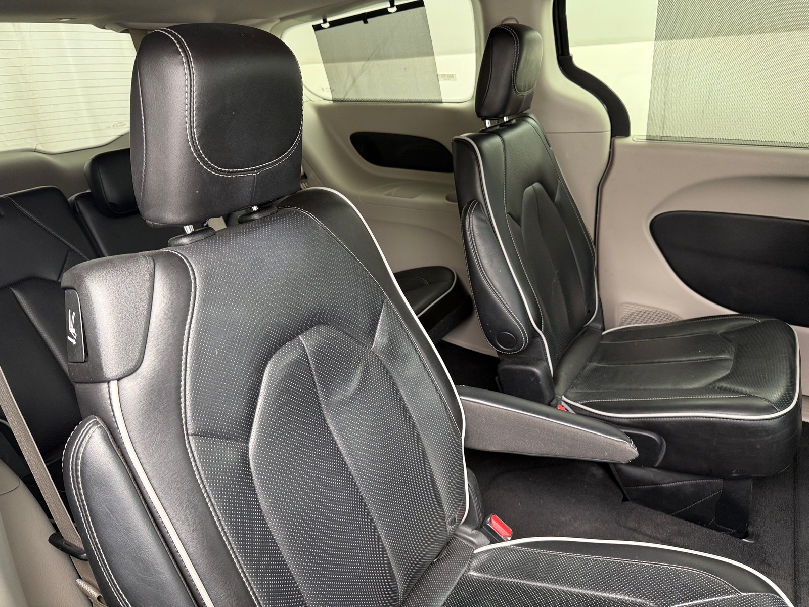 Thumbnail: 2023 Chrysler Pacifica - 5