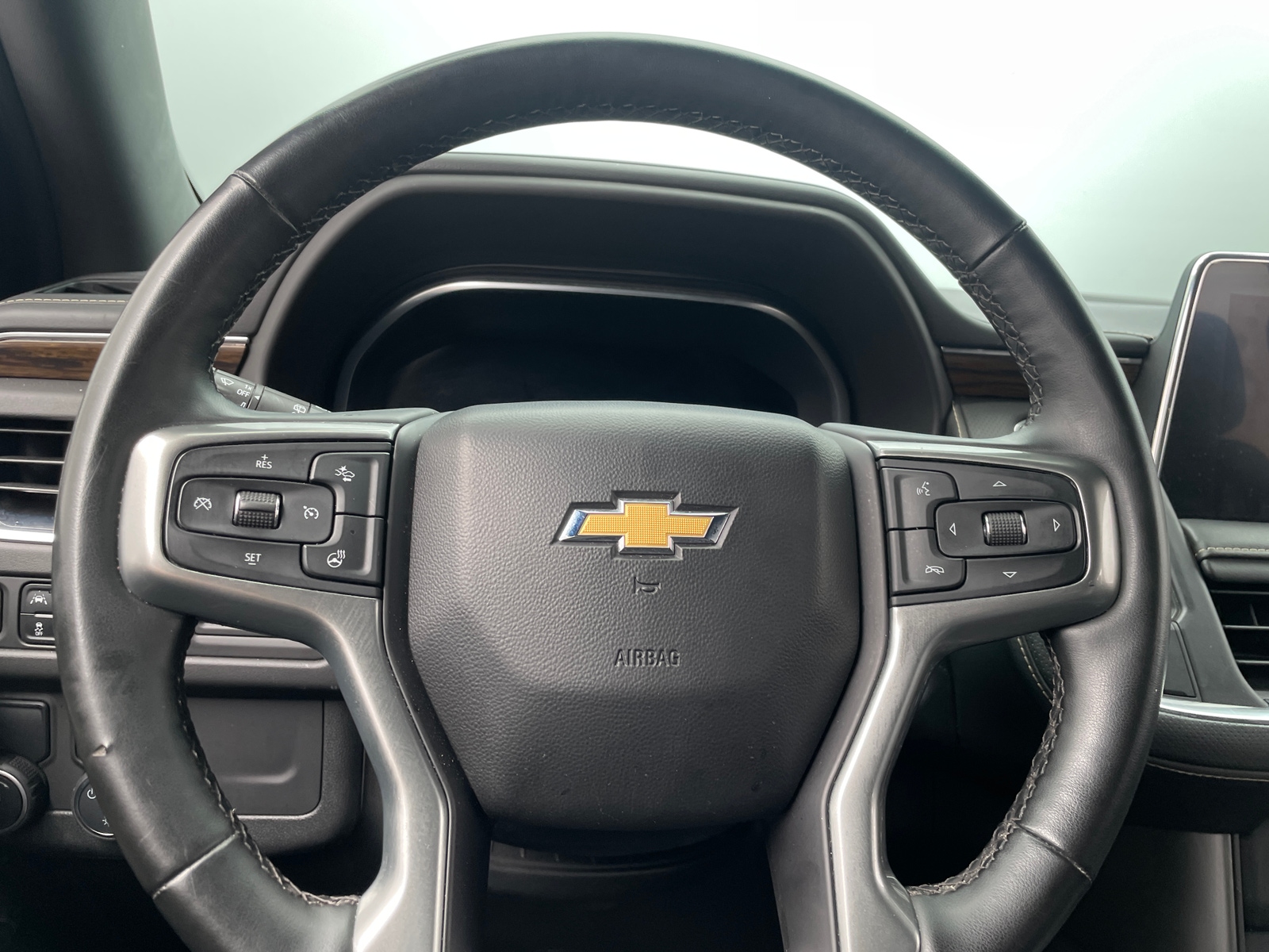 Thumbnail: 2023 Chevrolet Tahoe - 4