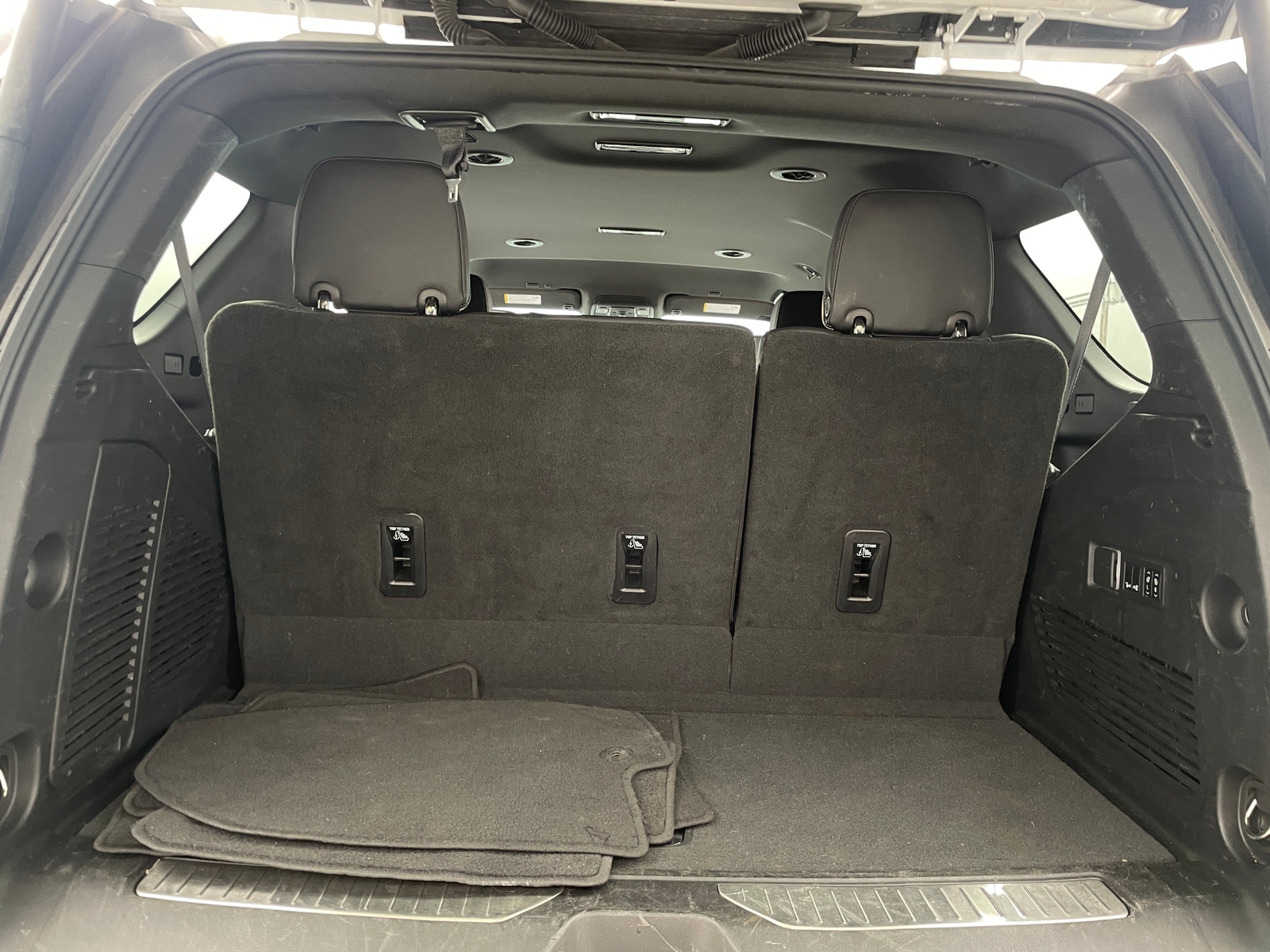 Thumbnail: 2023 Chevrolet Tahoe - 6