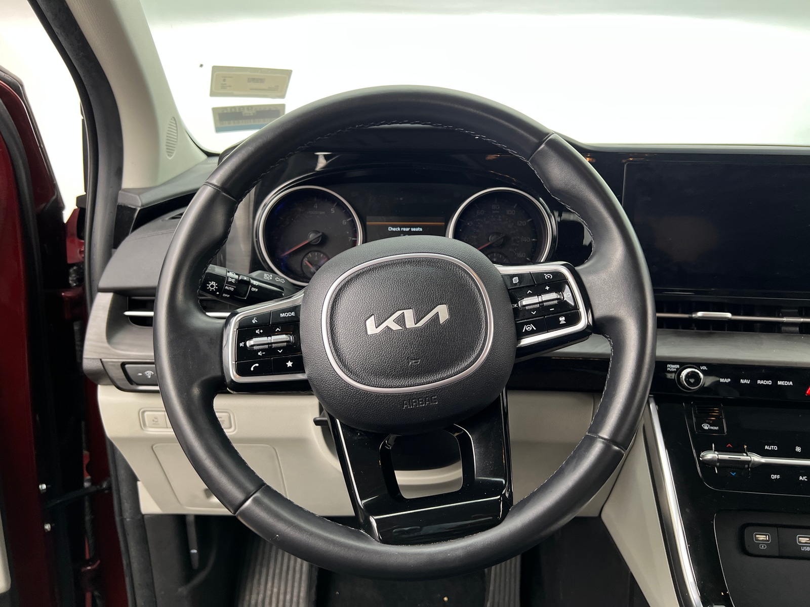 Thumbnail: 2022 Kia Carnival - 4