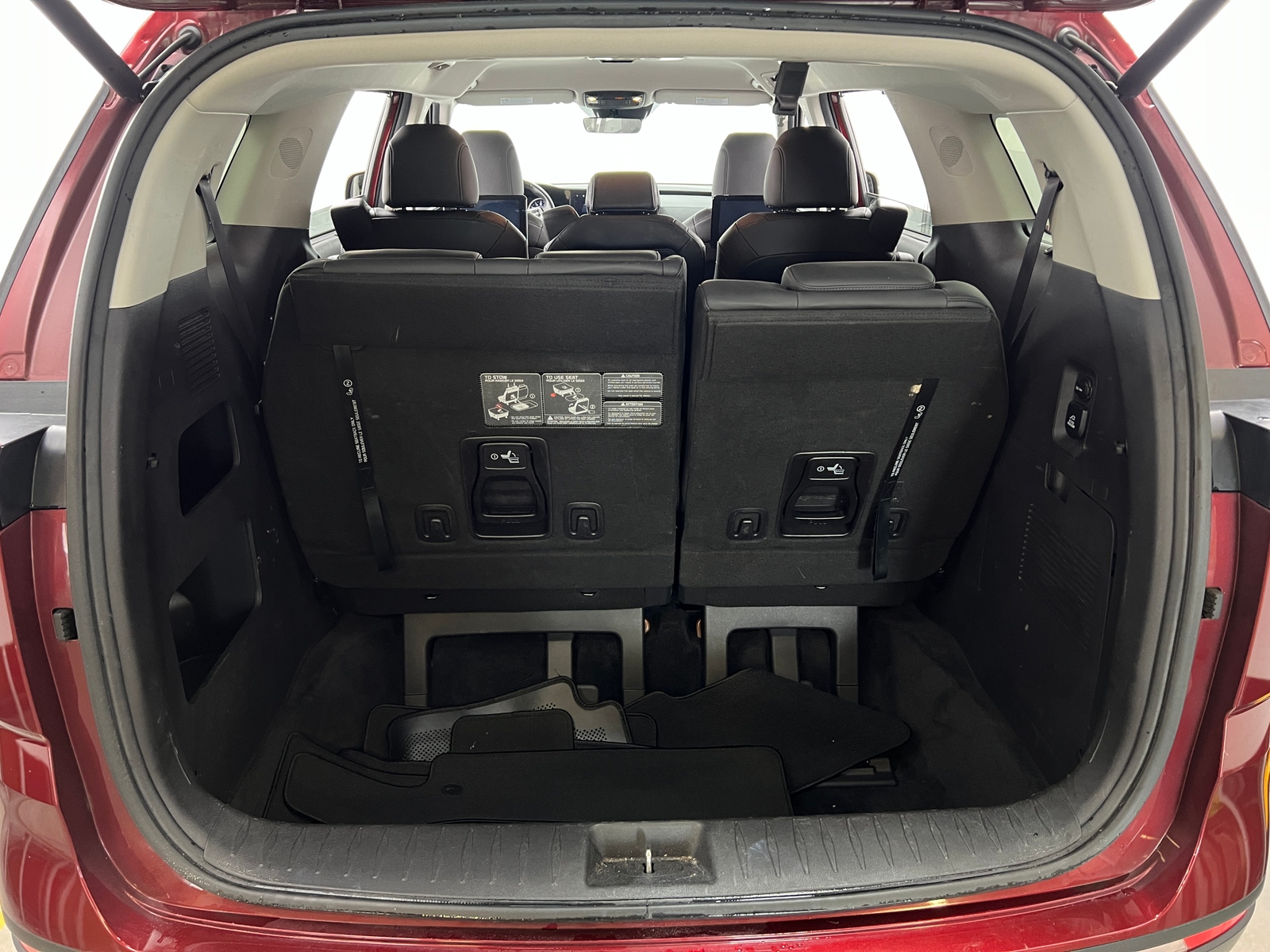 Thumbnail: 2022 Kia Carnival - 6