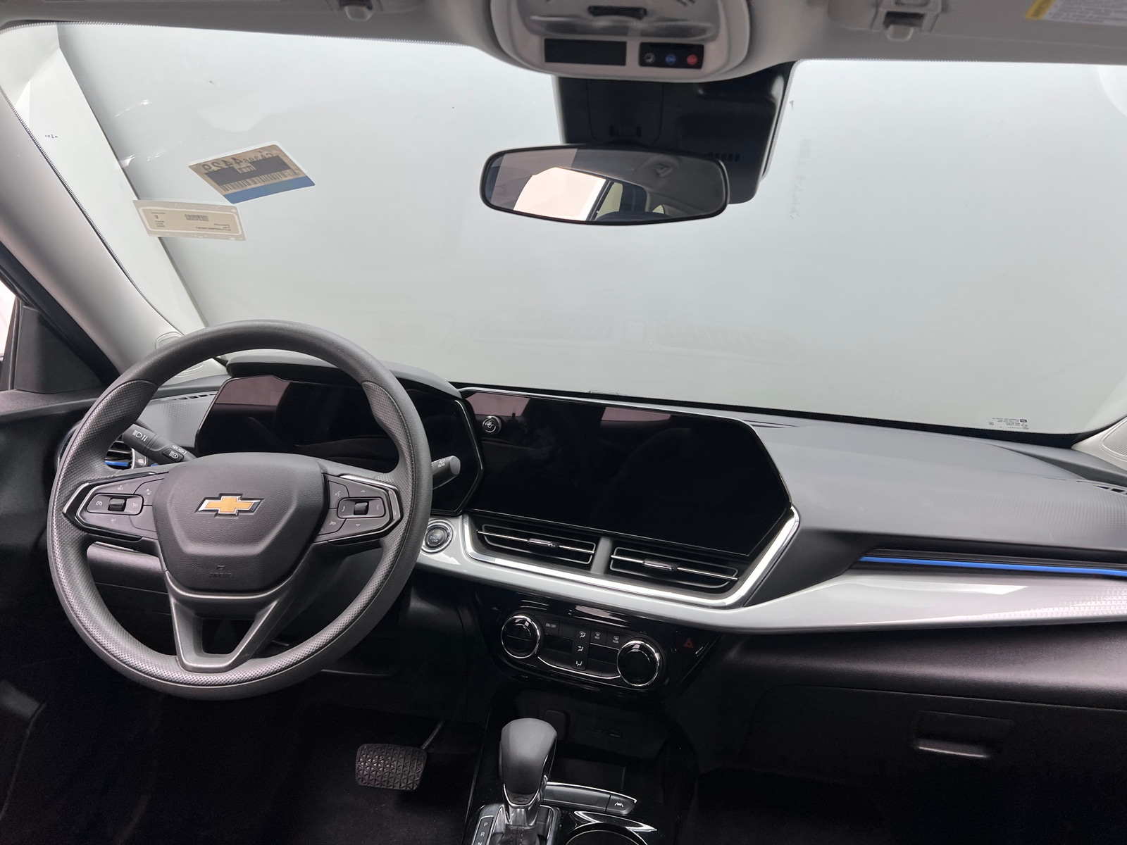 Thumbnail: 2025 Chevrolet Trax - 3