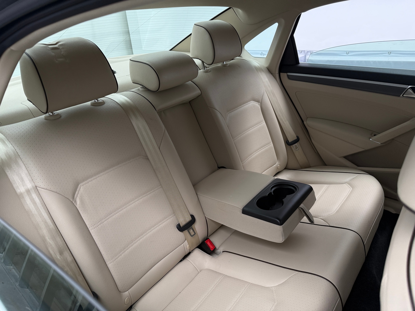 Thumbnail: 2017 Volkswagen Passat - 5