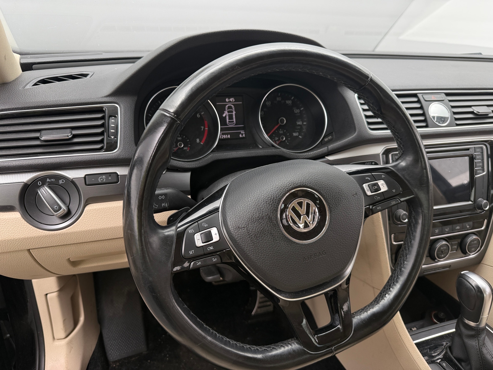 Thumbnail: 2017 Volkswagen Passat - 4