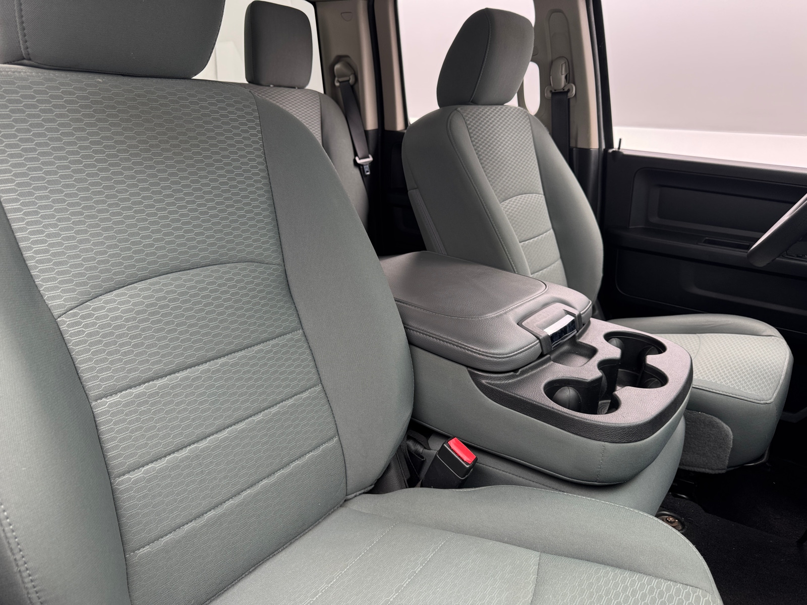 Thumbnail: 2019 RAM 1500 Classic - 2