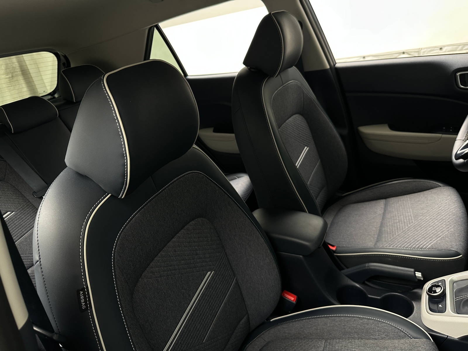 Thumbnail: 2023 Hyundai Venue - 2