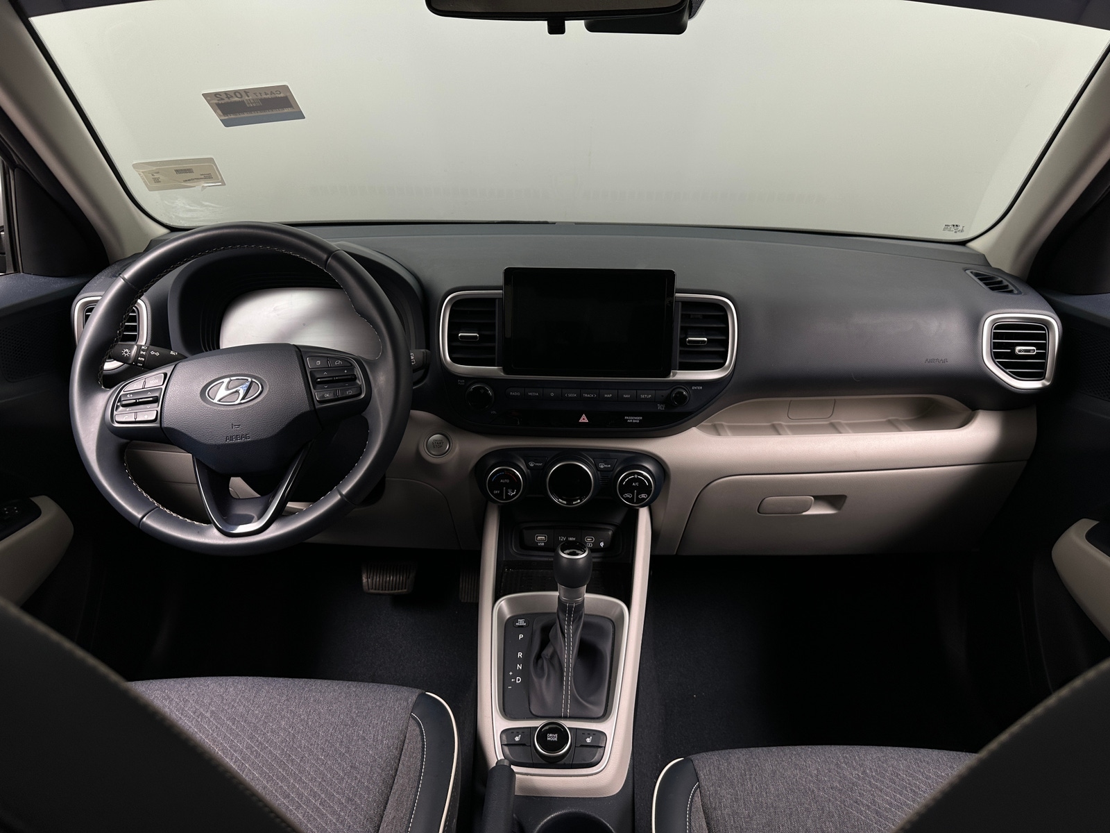 Thumbnail: 2023 Hyundai Venue - 3