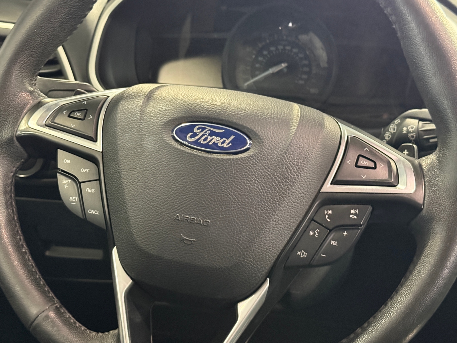 Thumbnail: 2016 Ford Edge - 4