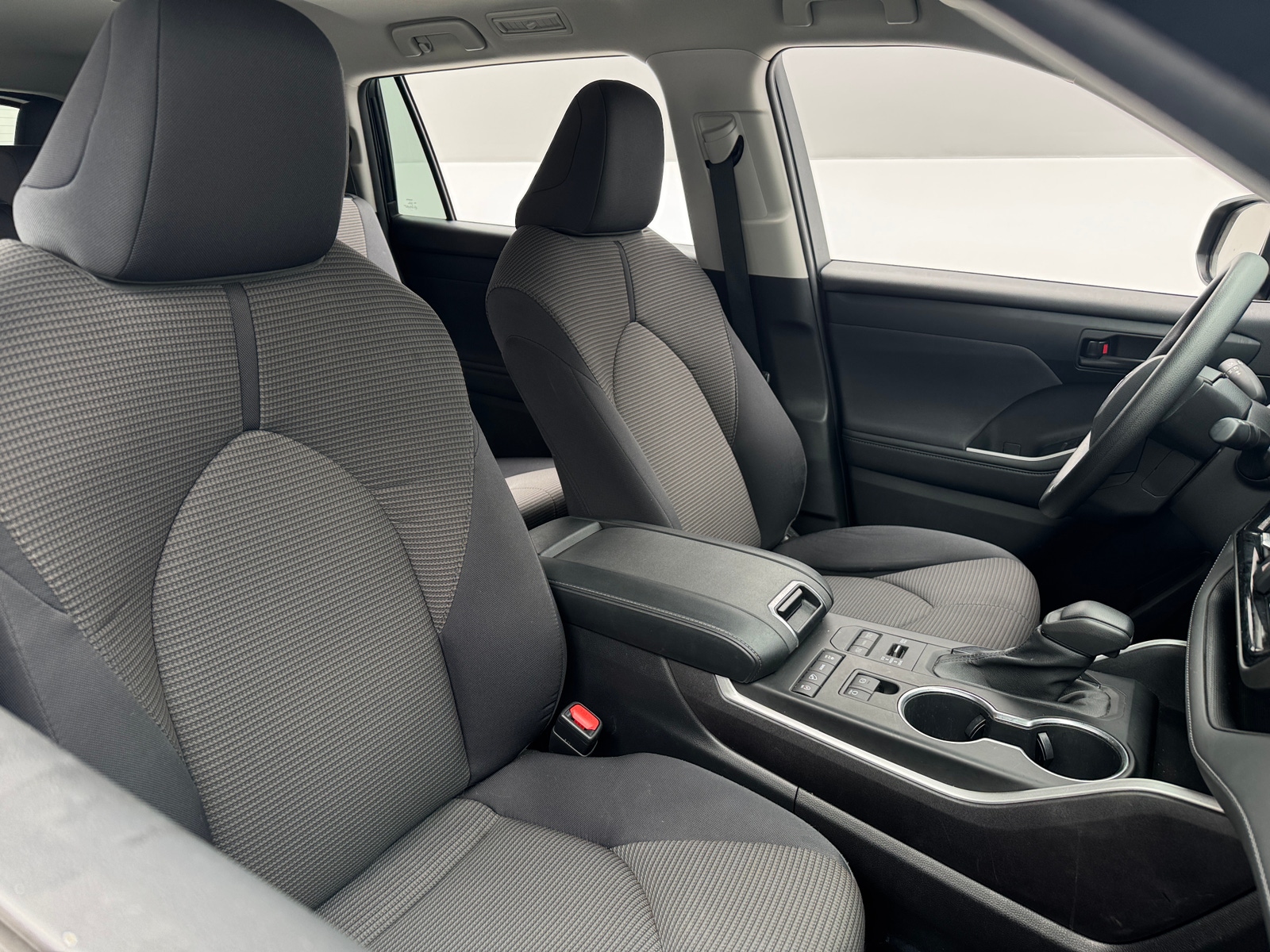 Thumbnail: 2022 Toyota Highlander - 2