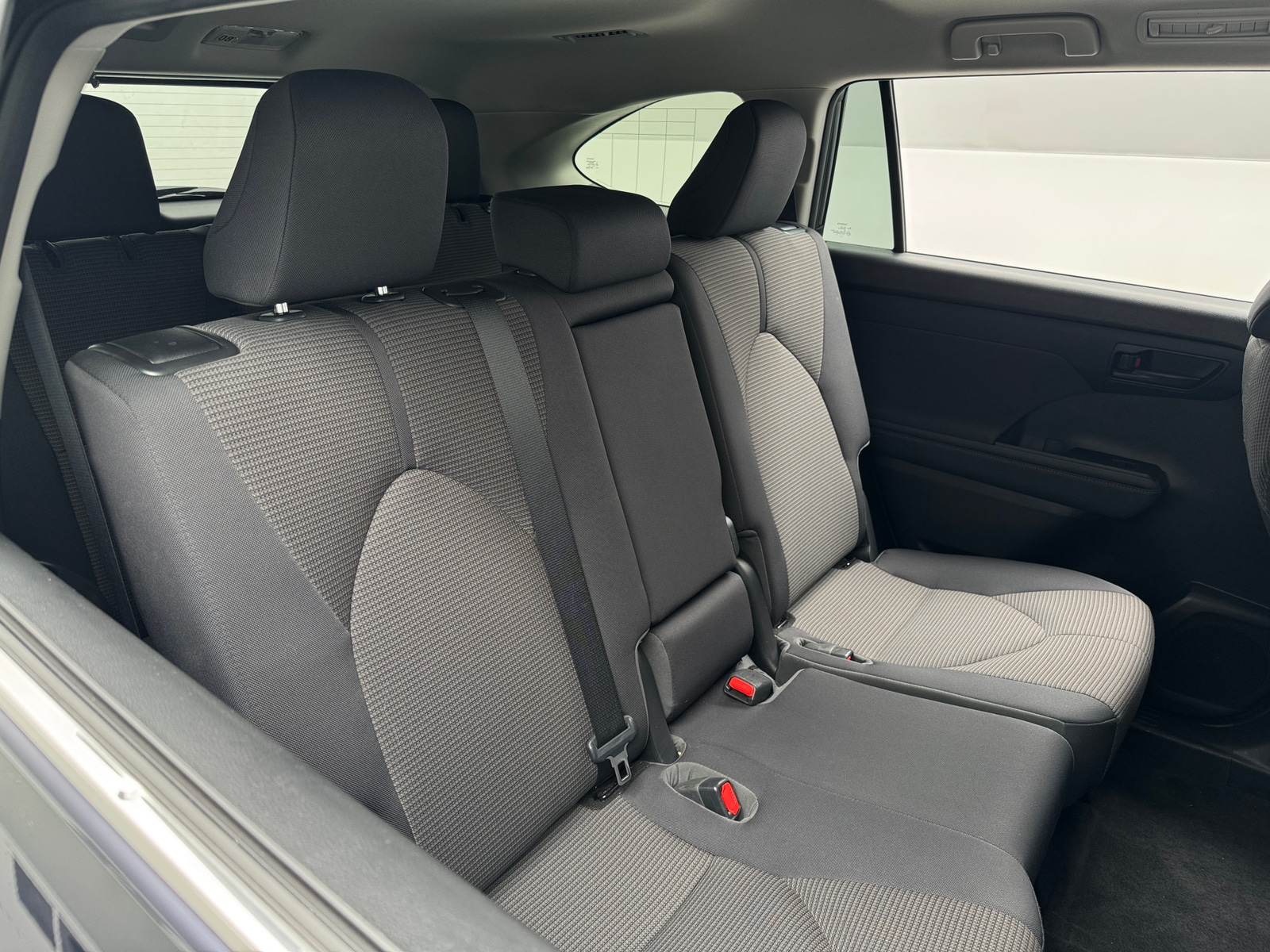 Thumbnail: 2022 Toyota Highlander - 6