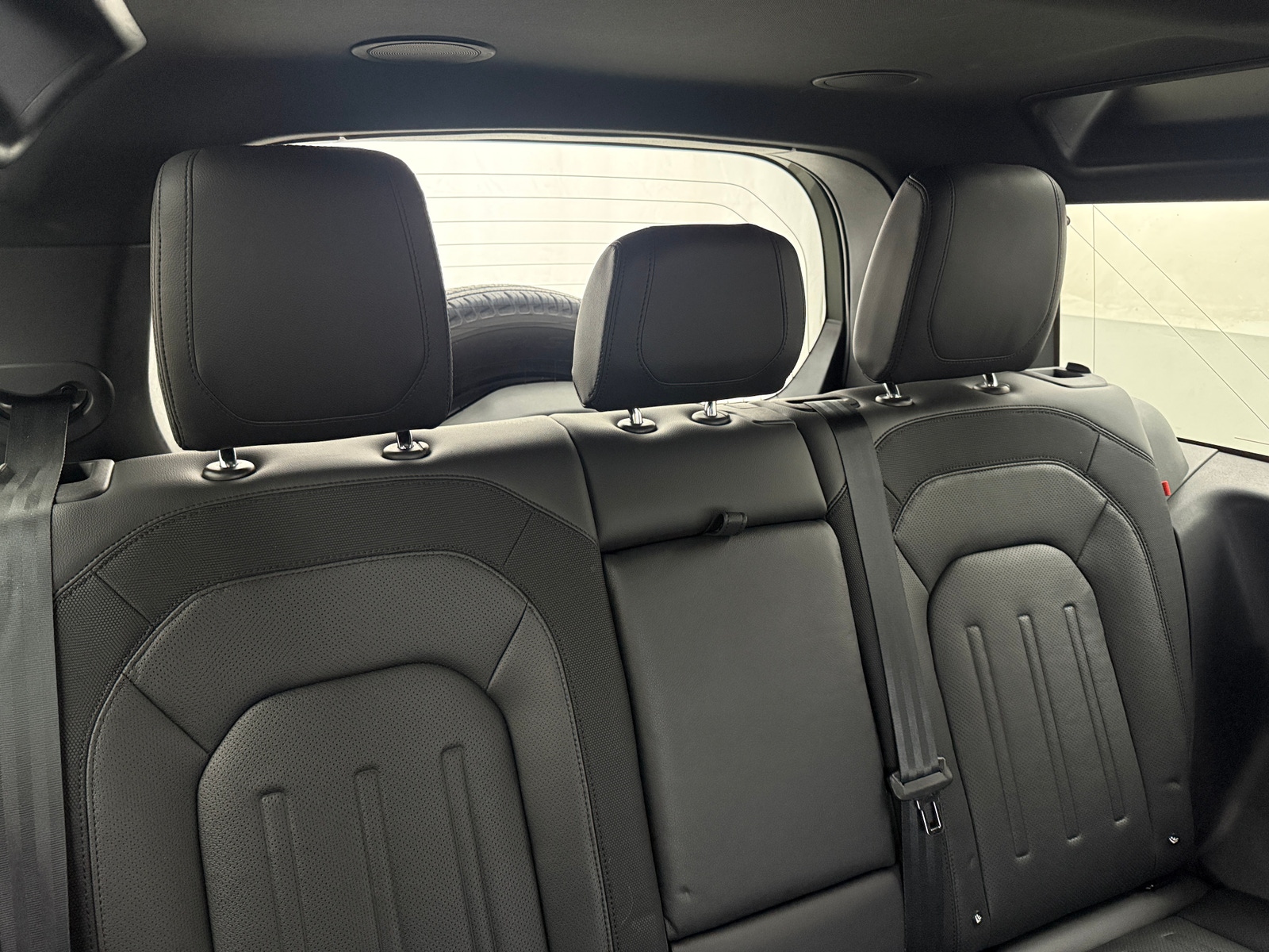 Thumbnail: 2022 Land Rover Defender - 5