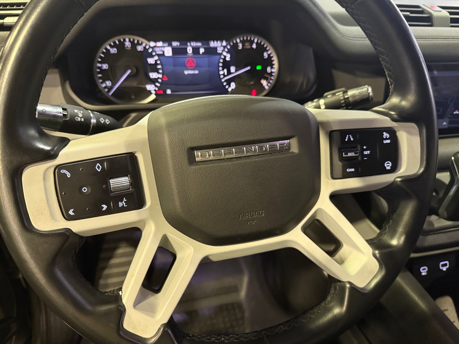 Thumbnail: 2022 Land Rover Defender - 4