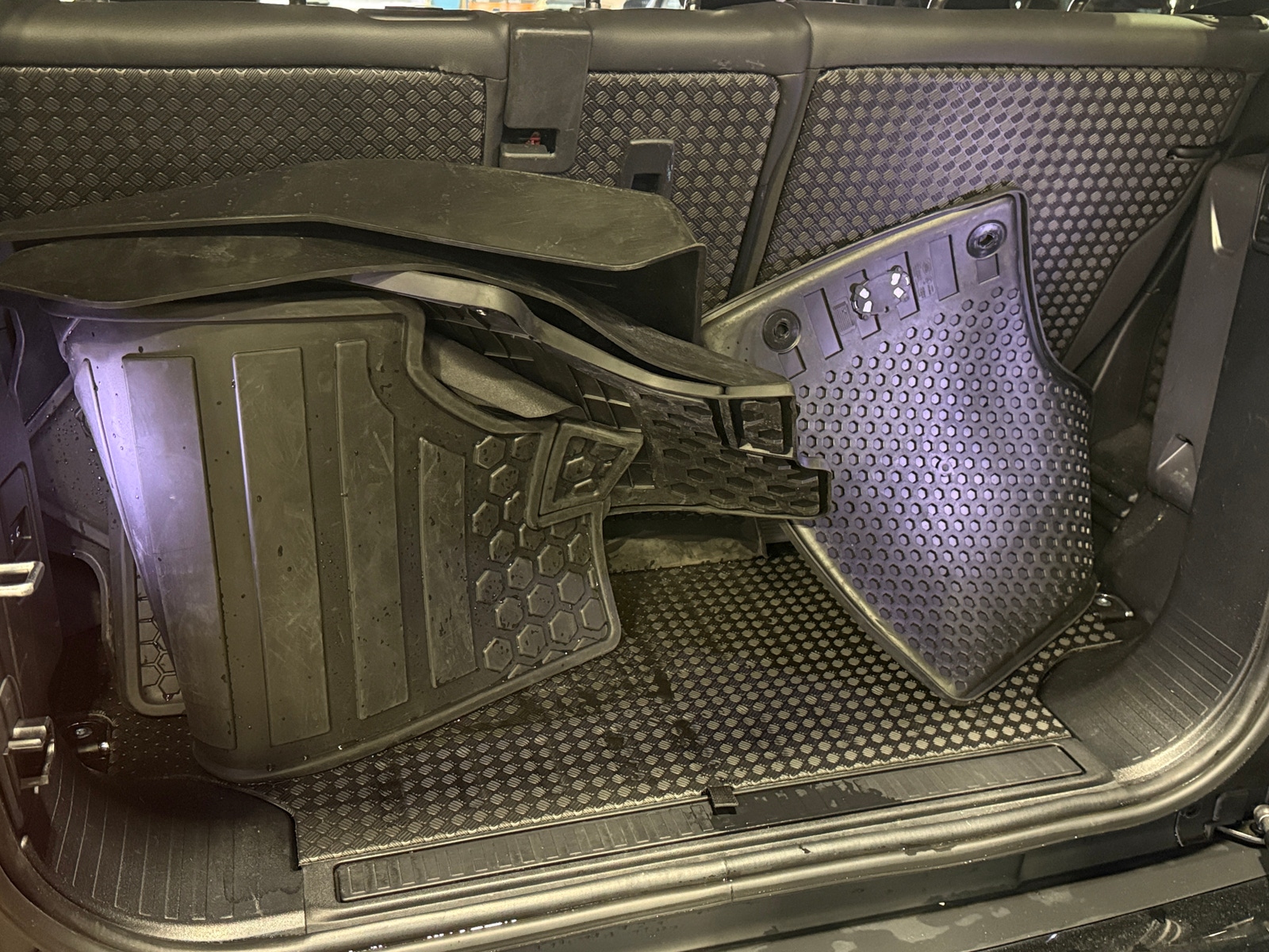 Thumbnail: 2022 Land Rover Defender - 6