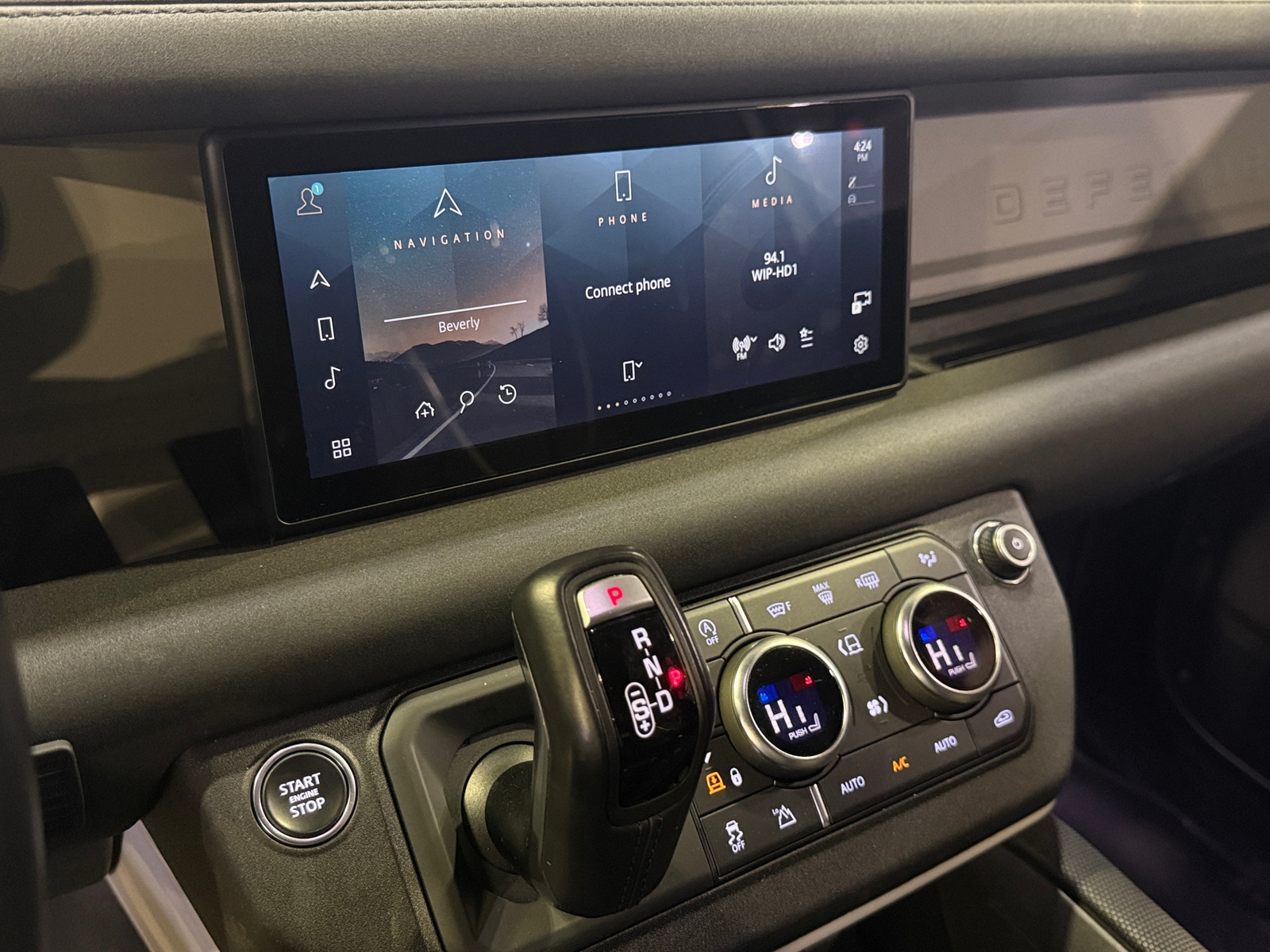 Thumbnail: 2022 Land Rover Defender - 3