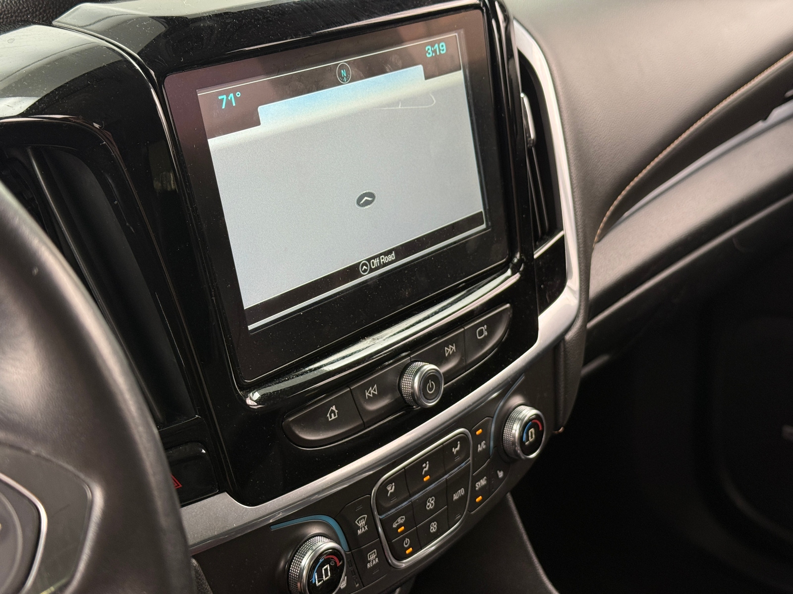 Thumbnail: 2019 Chevrolet Traverse - 3