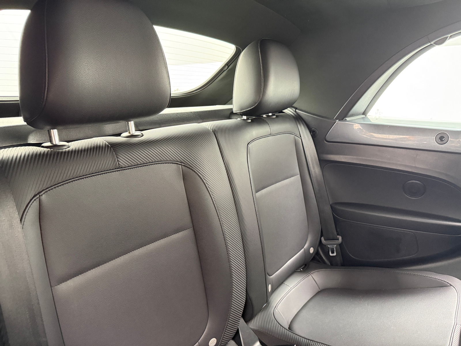 Thumbnail: 2018 Volkswagen Beetle - 5