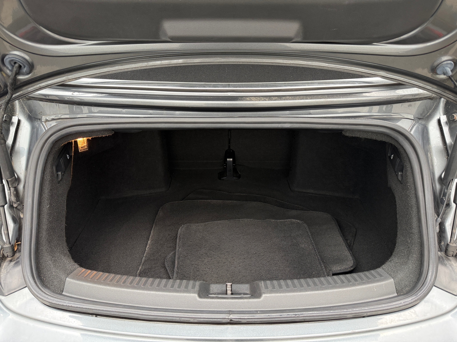 Thumbnail: 2018 Volkswagen Beetle - 6