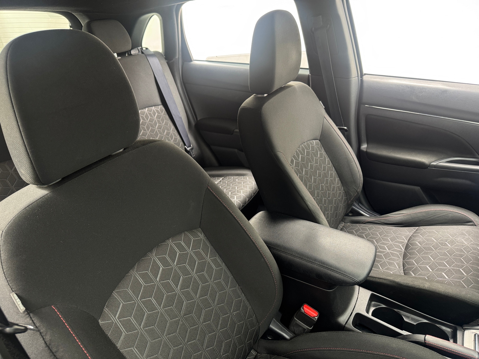 Thumbnail: 2021 Mitsubishi Outlander Sport - 2