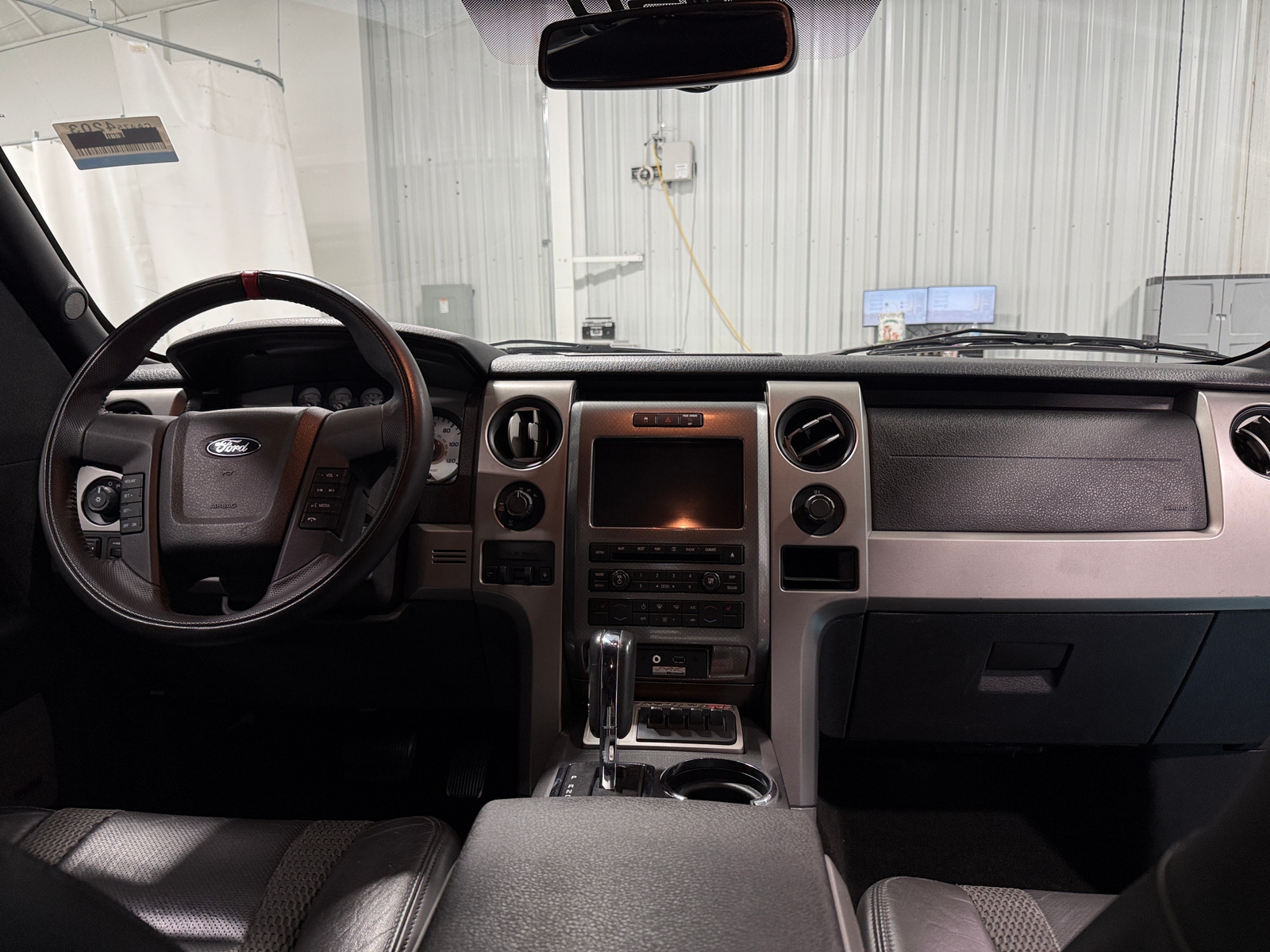 Thumbnail: 2010 Ford Econoline - 3