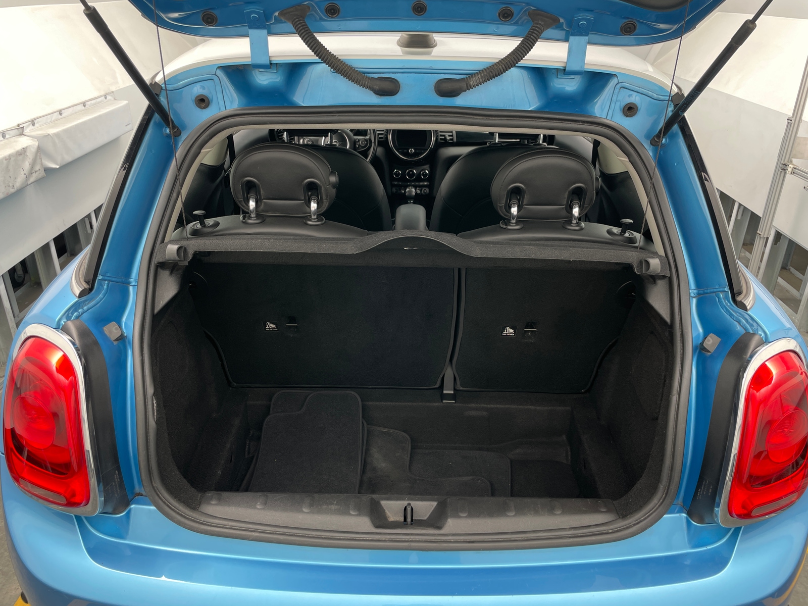 Thumbnail: 2019 MINI Cooper Hardtop - 6