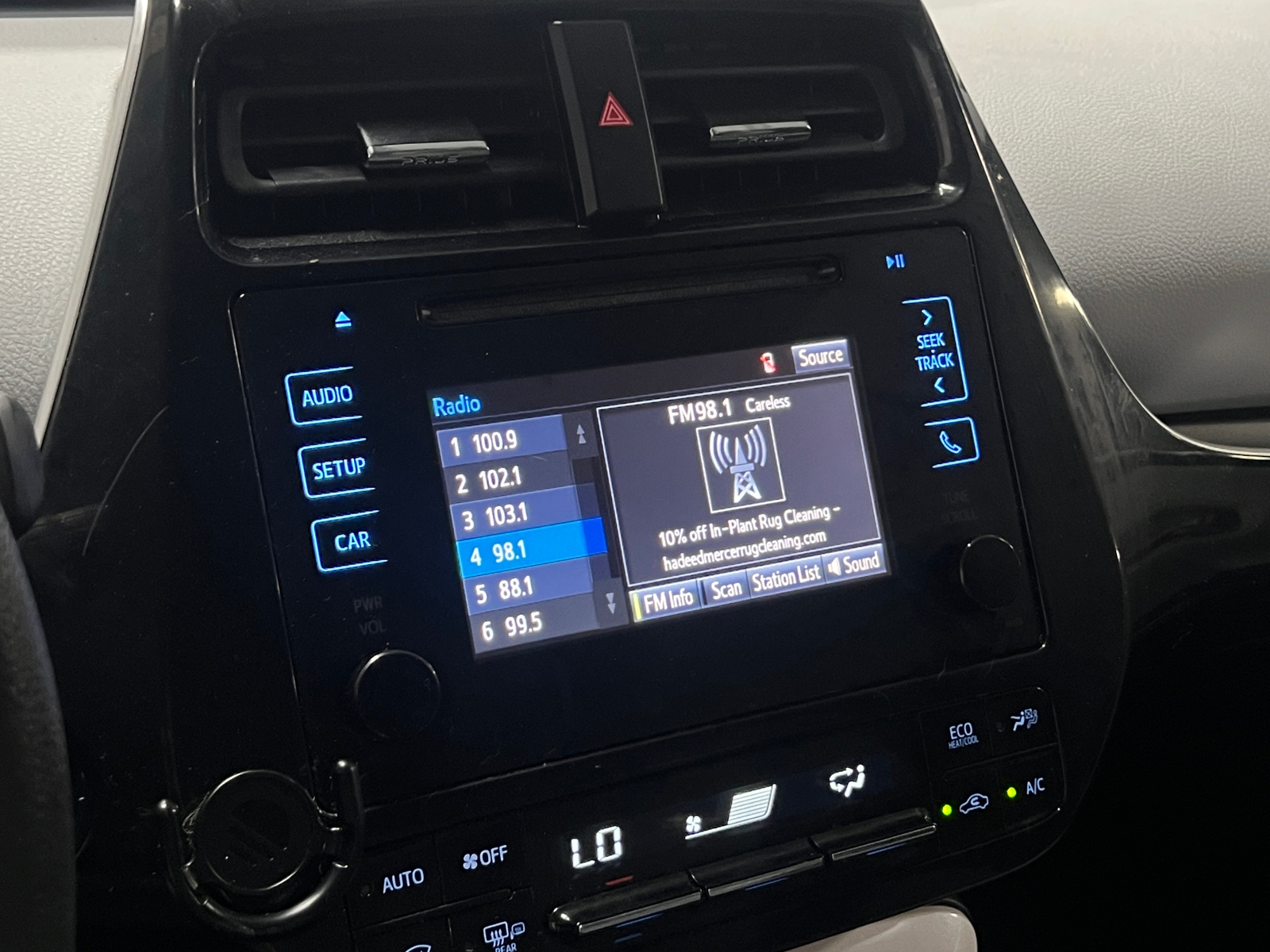 Thumbnail: 2017 Toyota Prius - 4