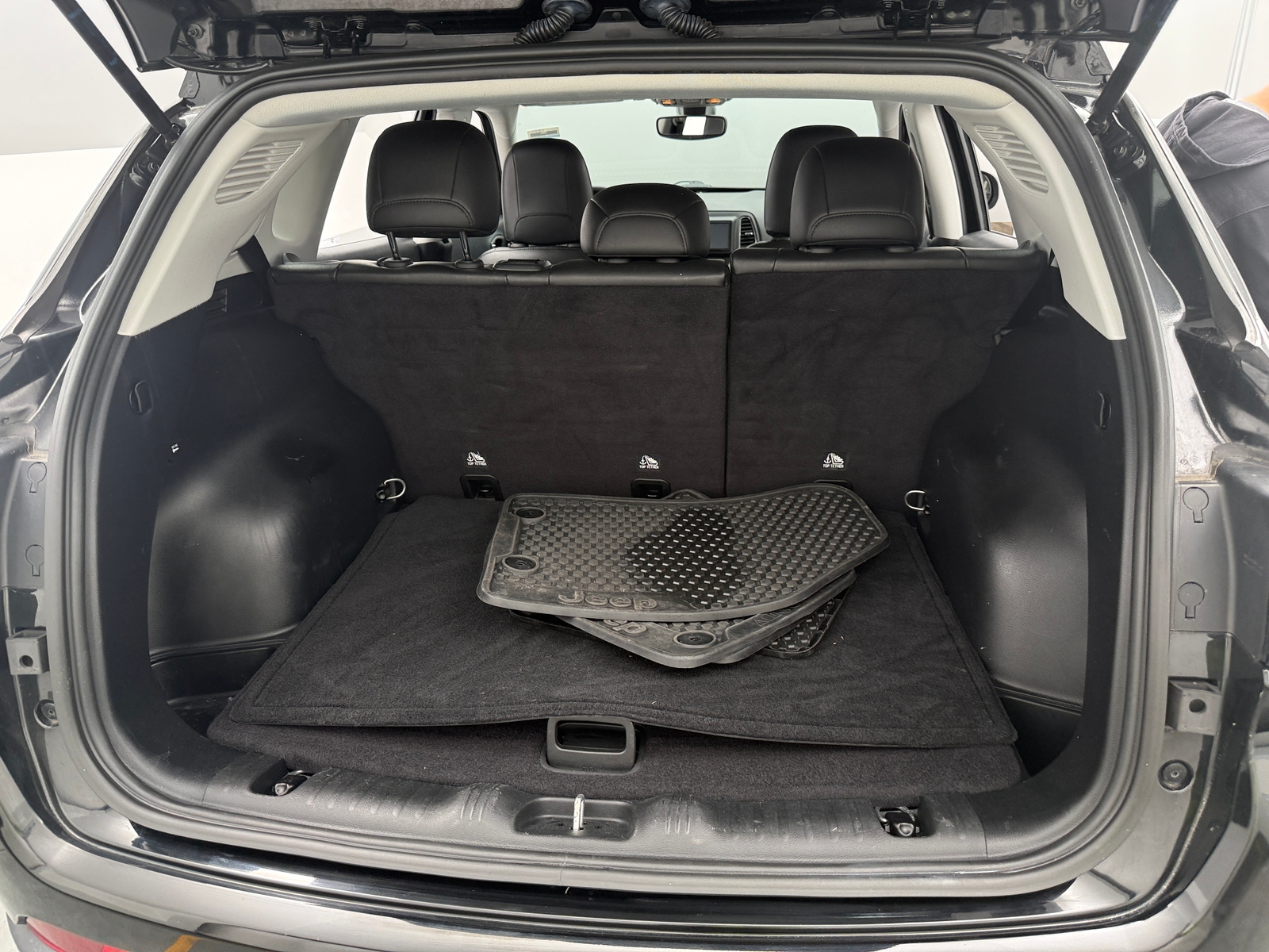 Thumbnail: 2021 Jeep Compass - 7