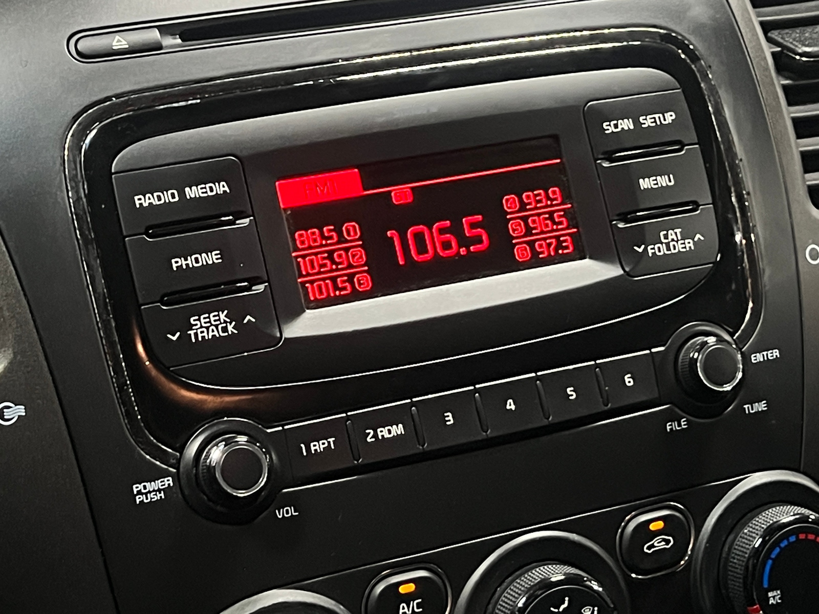 Thumbnail: 2017 Kia Forte - 4