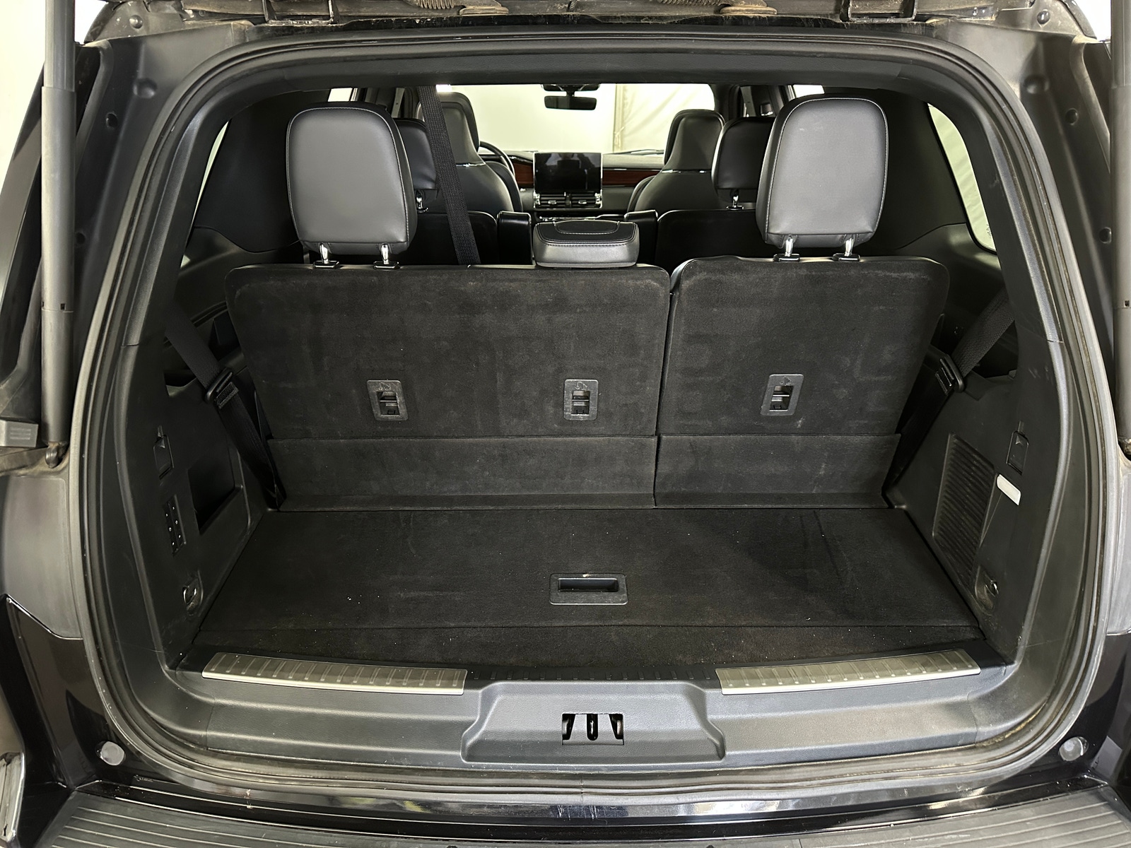 Thumbnail: 2024 Lincoln Navigator - 6