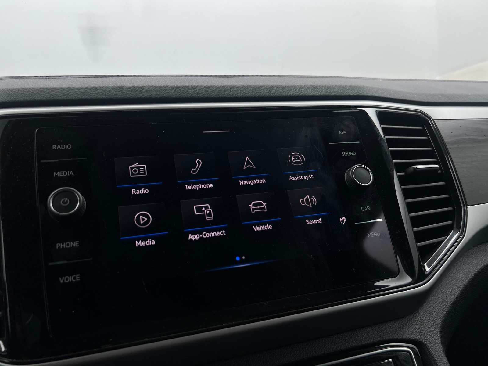 Thumbnail: 2023 Volkswagen Atlas - 3